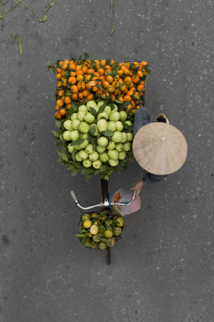 hanoi street vendor 1