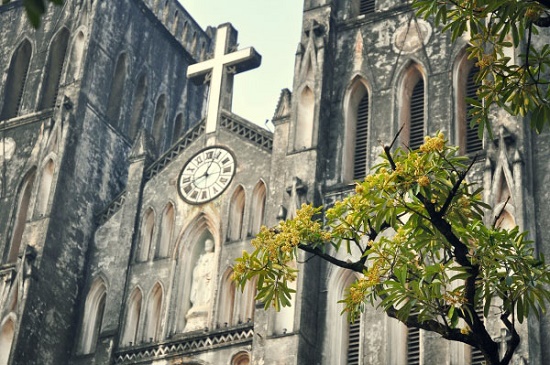 hanoi cathedral churches in vietnam